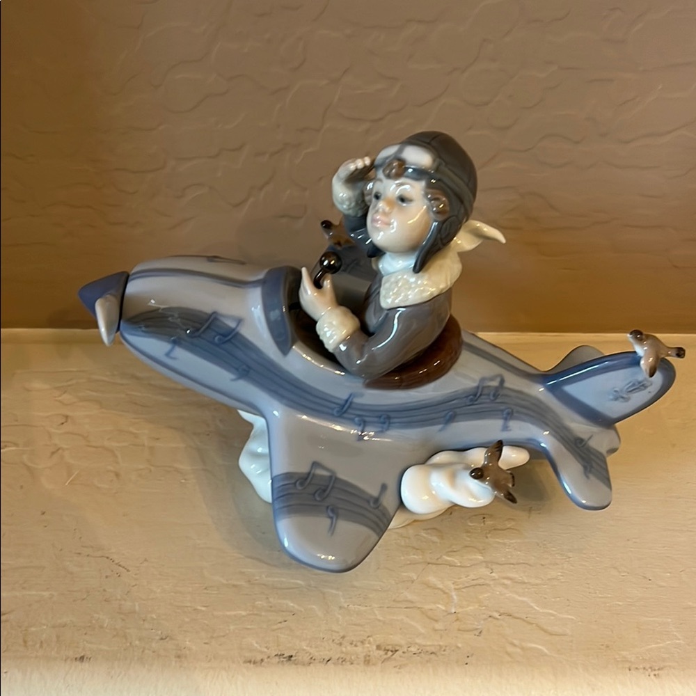 Lladro 5697 Over the Clouds Retired!
